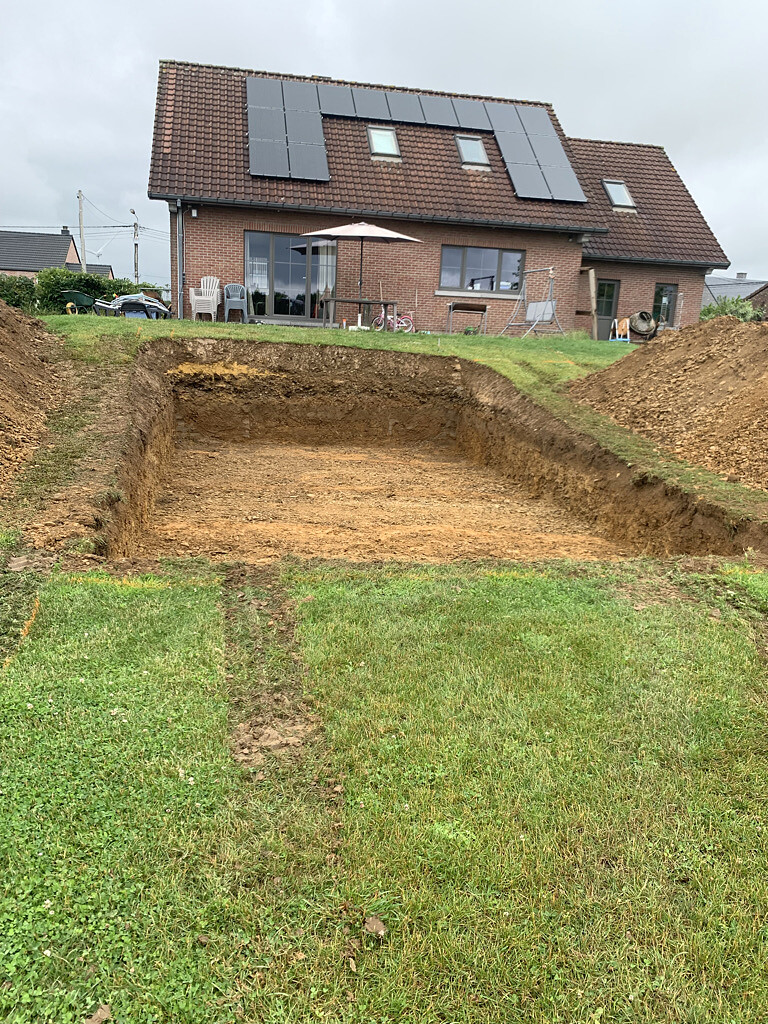 Mise à niveau d’un terrain en pente autour d’une habitation